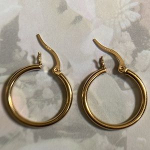 Beautiful Solid 14k Gold Hoops, like new!